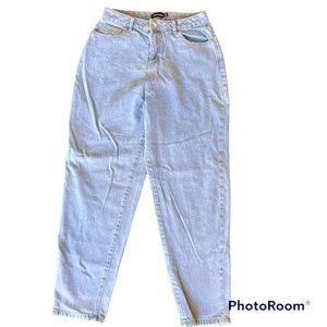 Pretty Little Thing Light Washed Mom Jeans